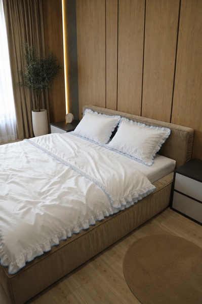 Підковдра Бязь Gold Lux з рюшами &laquo;Білий&raquo; і з блакитним кантом, 145x215 6632599 фото